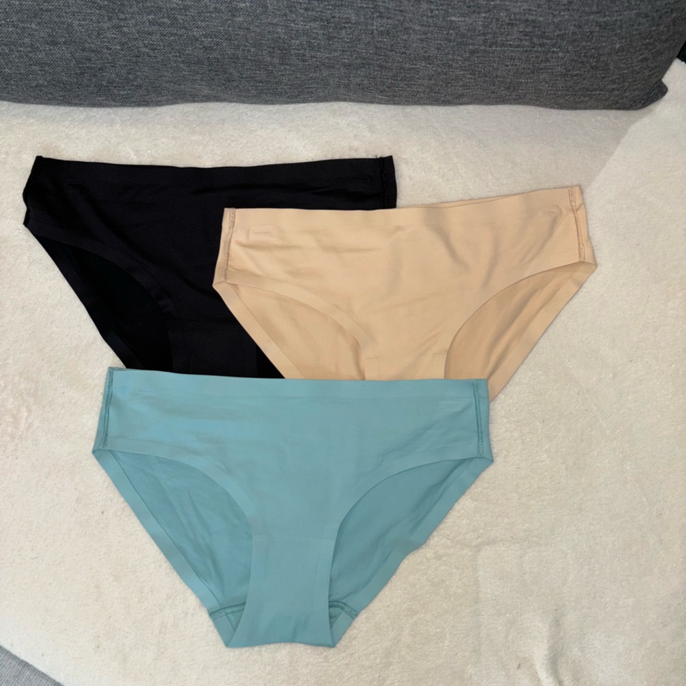 💙Bundle Girls- Size L: Maidenform no-show panties- NWOT